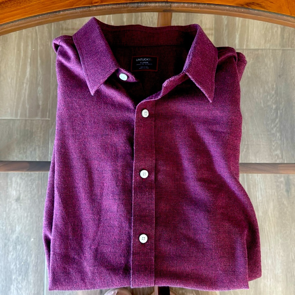 Men’s UntuckIt button down XL
